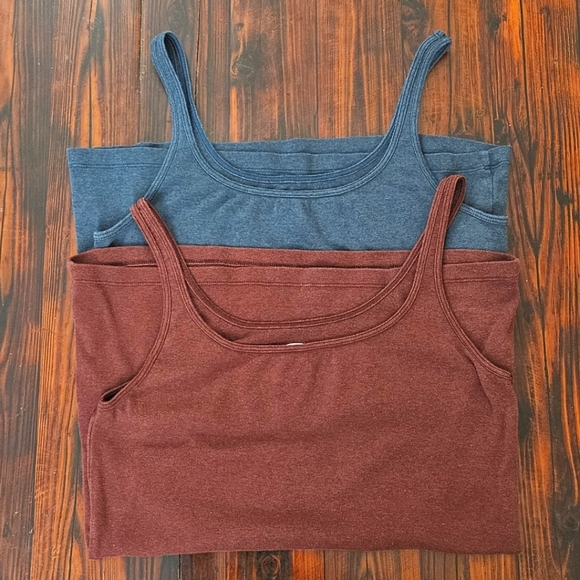 Old Navy Women's Blue and Burgundy Tank Top Set Of Two Sz L - Picture 1 of 15